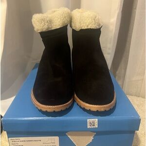 Women's Stella Black Suede Sherpa Bootie Size: 10M